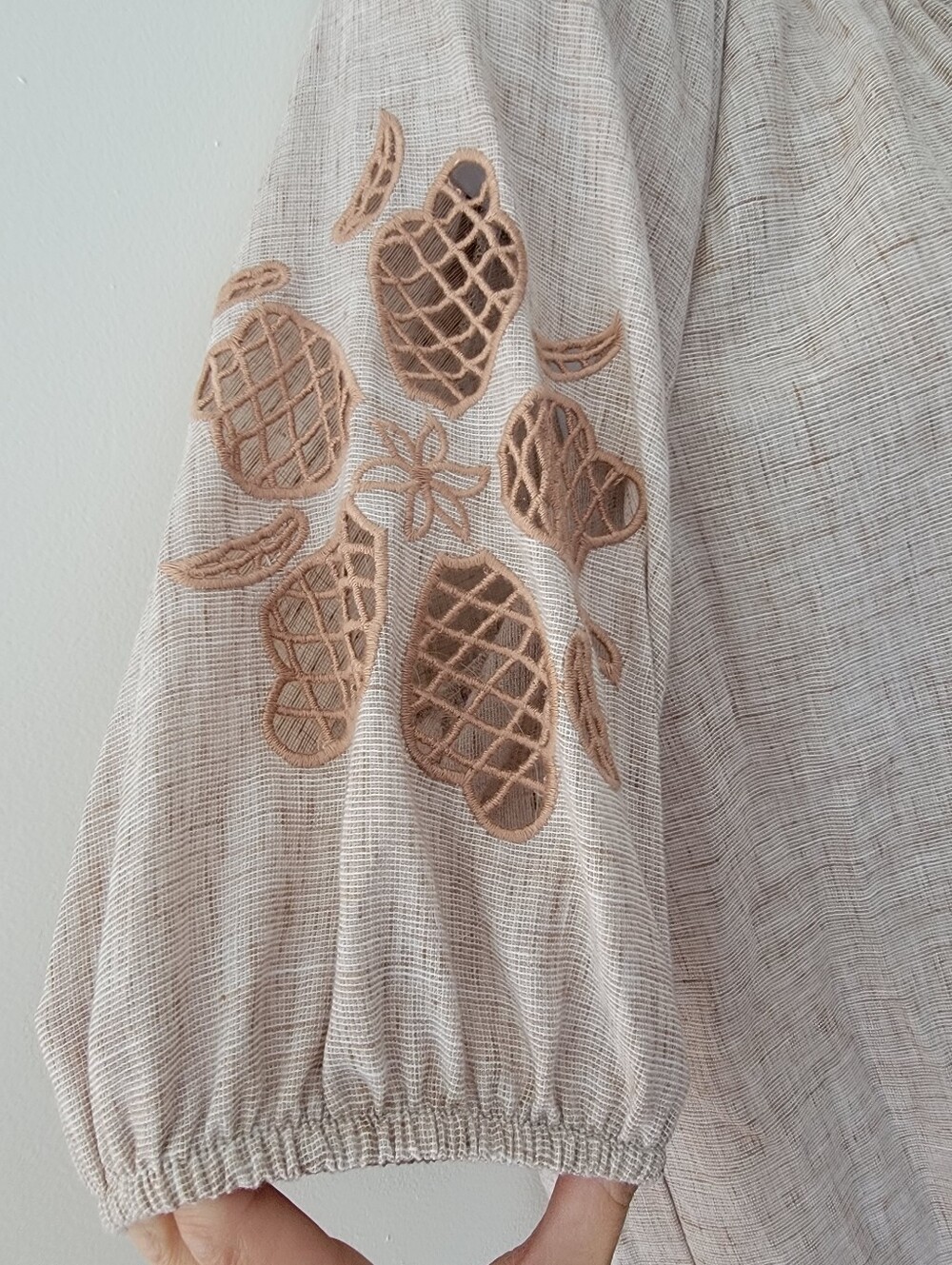Vintage Threads Neutral Beige Button-Front Peasant Top with Cutwork Sleeves Med - Picture 4 of 5
